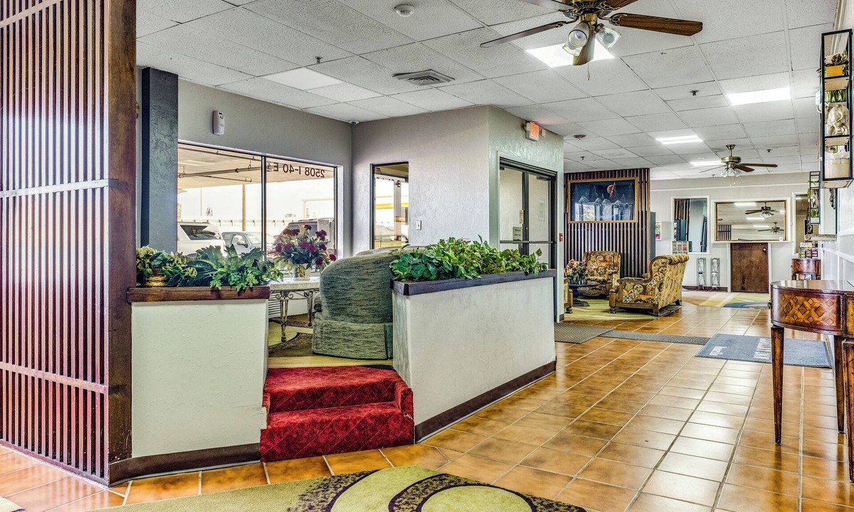 Amarillo Hotel | Camelot INN