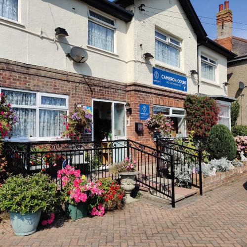 Flamborough Bed & Breakfast | Cameron court B&B