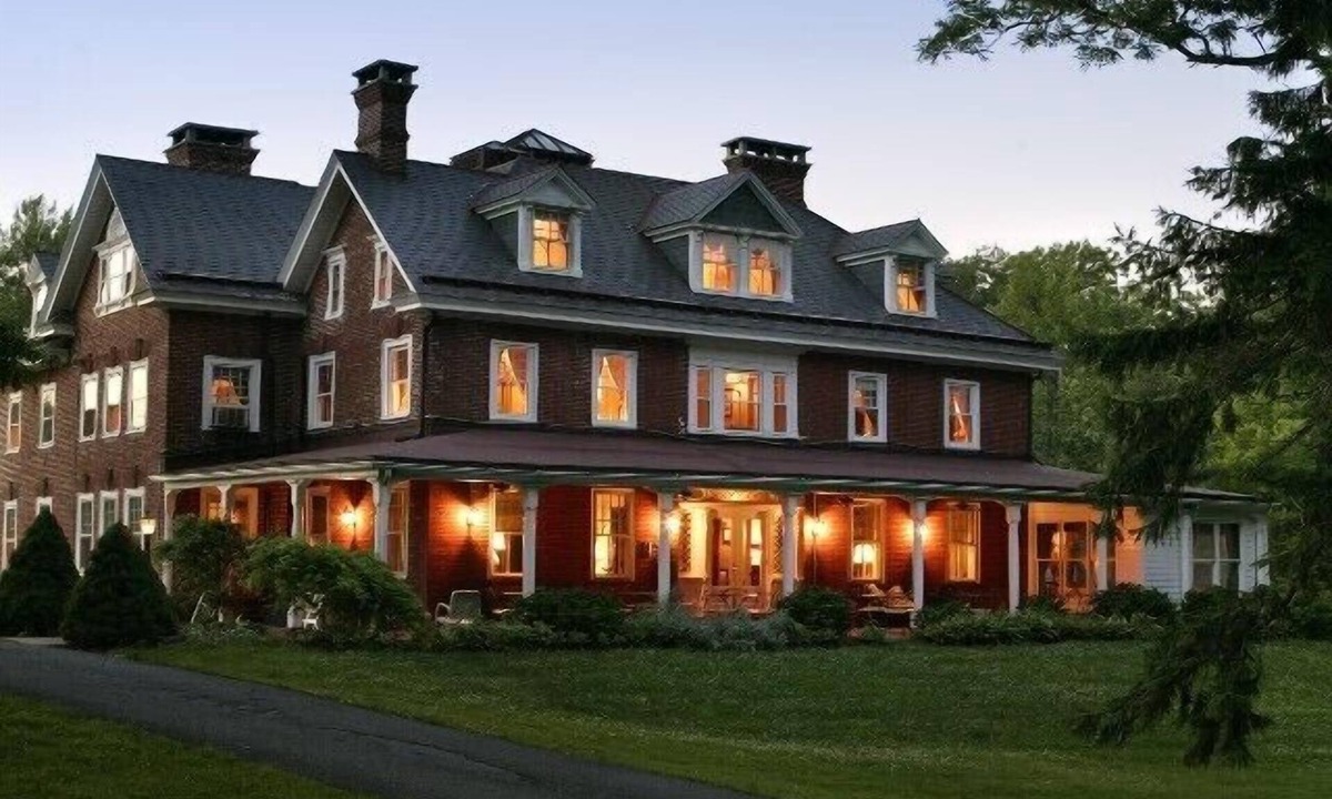 Mount Joy Bed & Breakfast | Cameron Estate Inn & Restaurant