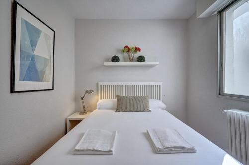 Echavacoiz Apartment | Camino Pamplona 5 by Clabao