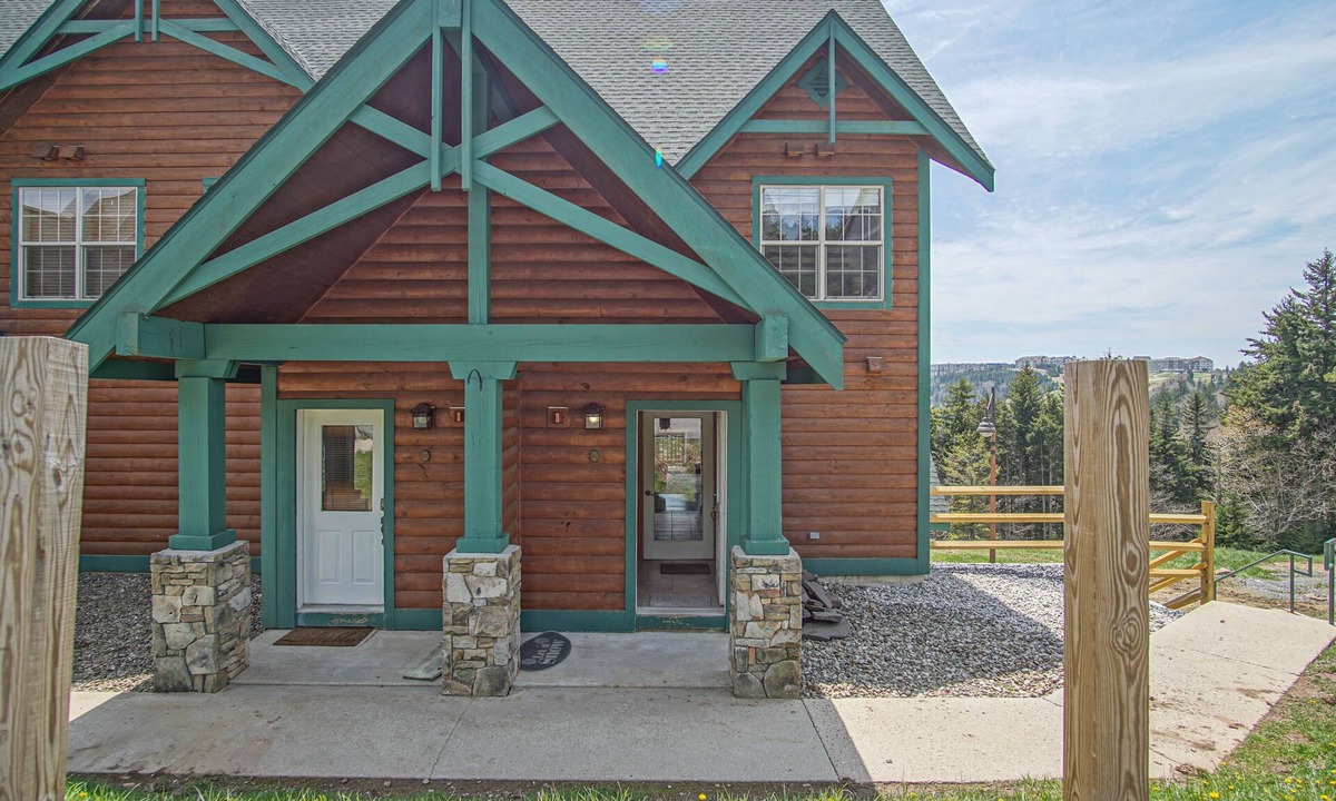 Edray House | Camp 4 #21: 2 Bedrooms, 2.5 Baths: Slope Side, Gas Fireplace