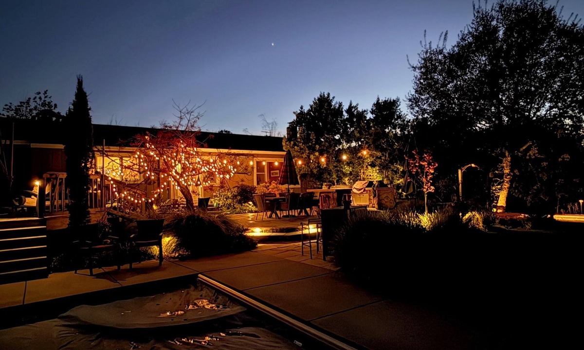 Petaluma House | Camp Chapman-Pool/Spa/Bocce/firepit/OD kitchen/Chickens-fresh eggs, and Horses.