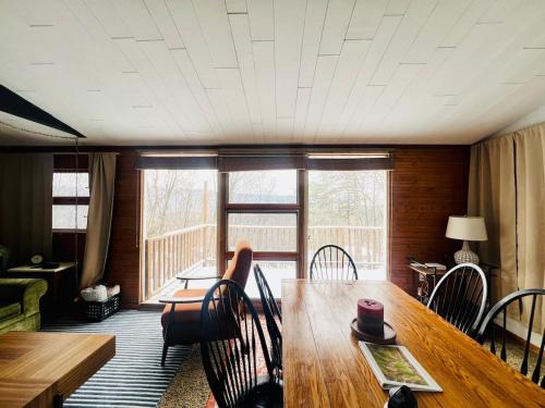 Harrisonville House | Camp Dandelion Cabin