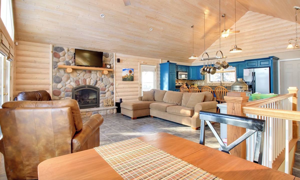 Brainerd Cabin | Camp Lake Cabin: Lakefront & Pet Friendly!