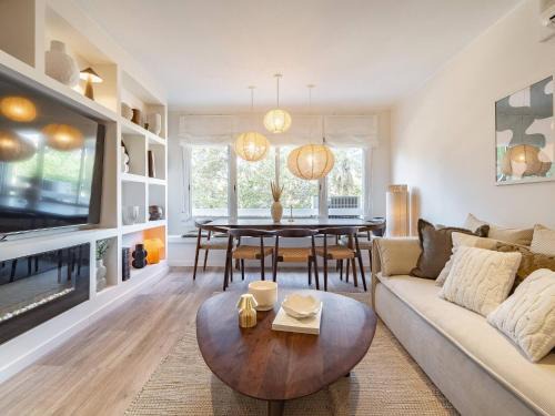 La Maternitat i Sant Ramon Apartment | Camp Nou Stadium