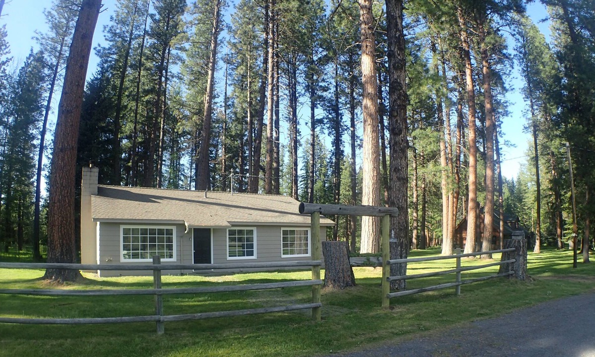 Camp Sherman House | Camp Sherman streamside get away