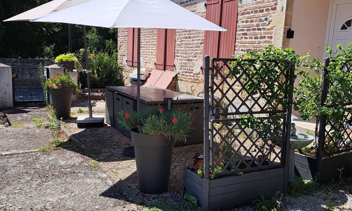 Pierre-de-Bresse House | CAMPAIGN STAY