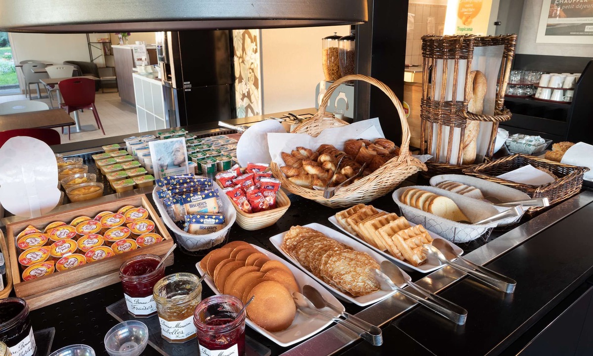 Paroisse Notre-Dame Hotel | Campanile Dole