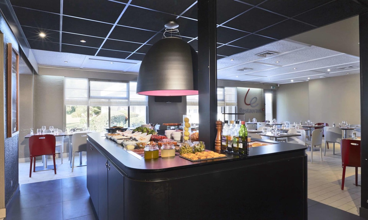 Ecully Hotel | Campanile Lyon Ecully