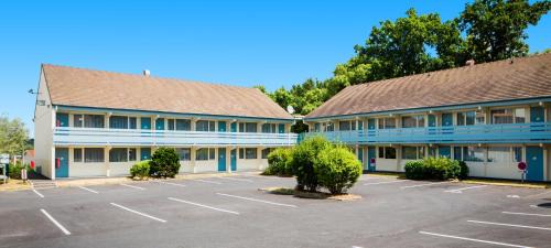 Dammarie Les Lys Hotel | Campanile Melun Sud - Dammarie les Lys