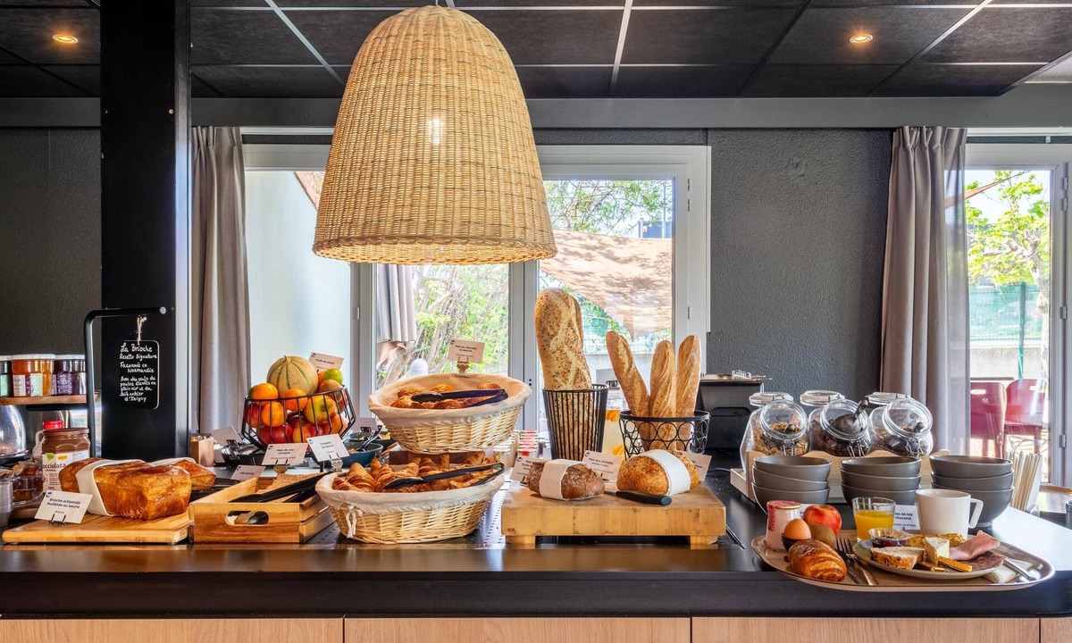 Meaux Hotel | Campanile NATURE - Meaux