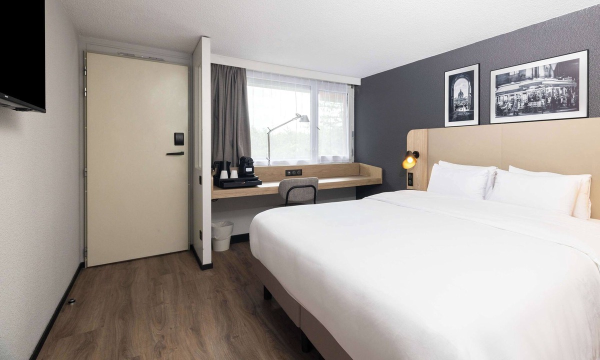 Sannois Hotel | Campanile NATURE - Sannois Ermont