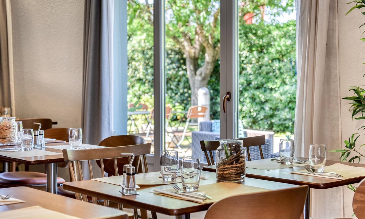 Quartier de la Boule - Champs-Pierreux Hotel | Campanile PRIME - Nanterre La Défense