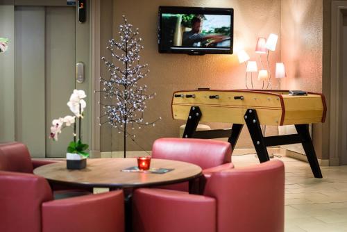 Purpan Hotel | Campanile Toulouse Purpan