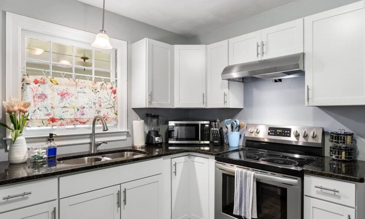 Buies Creek House | Campbell Cottage at Lillington