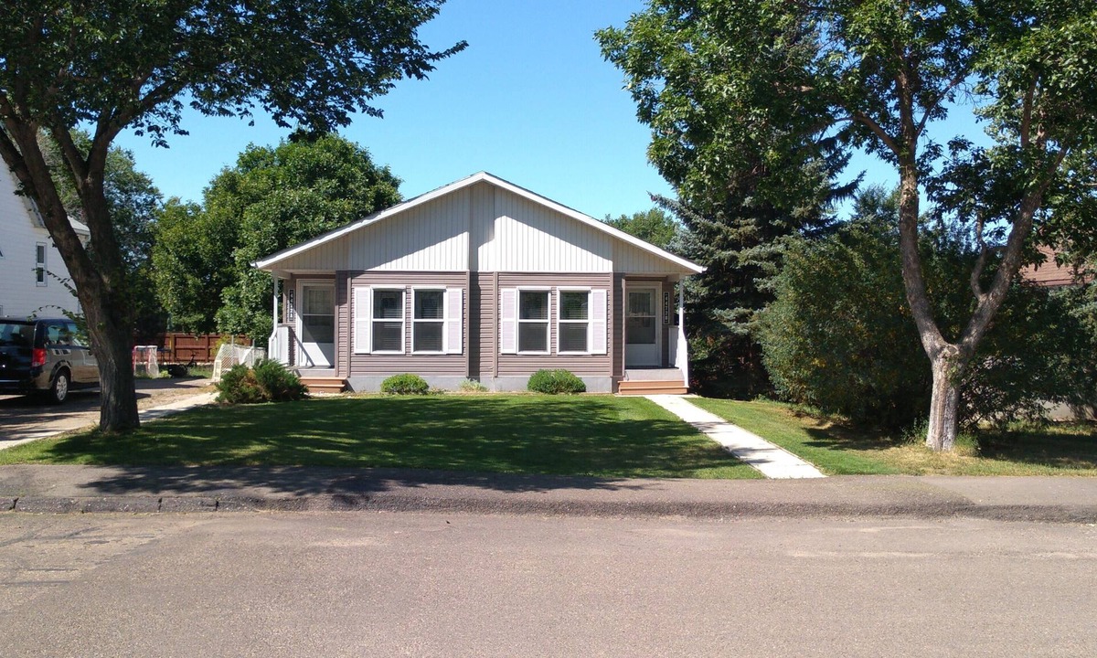 Gull Lake Apartment | Campbell's Clean & Comfortable Modern Duplex 4472B