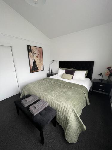 Leamington Apartment | Campbell Unit