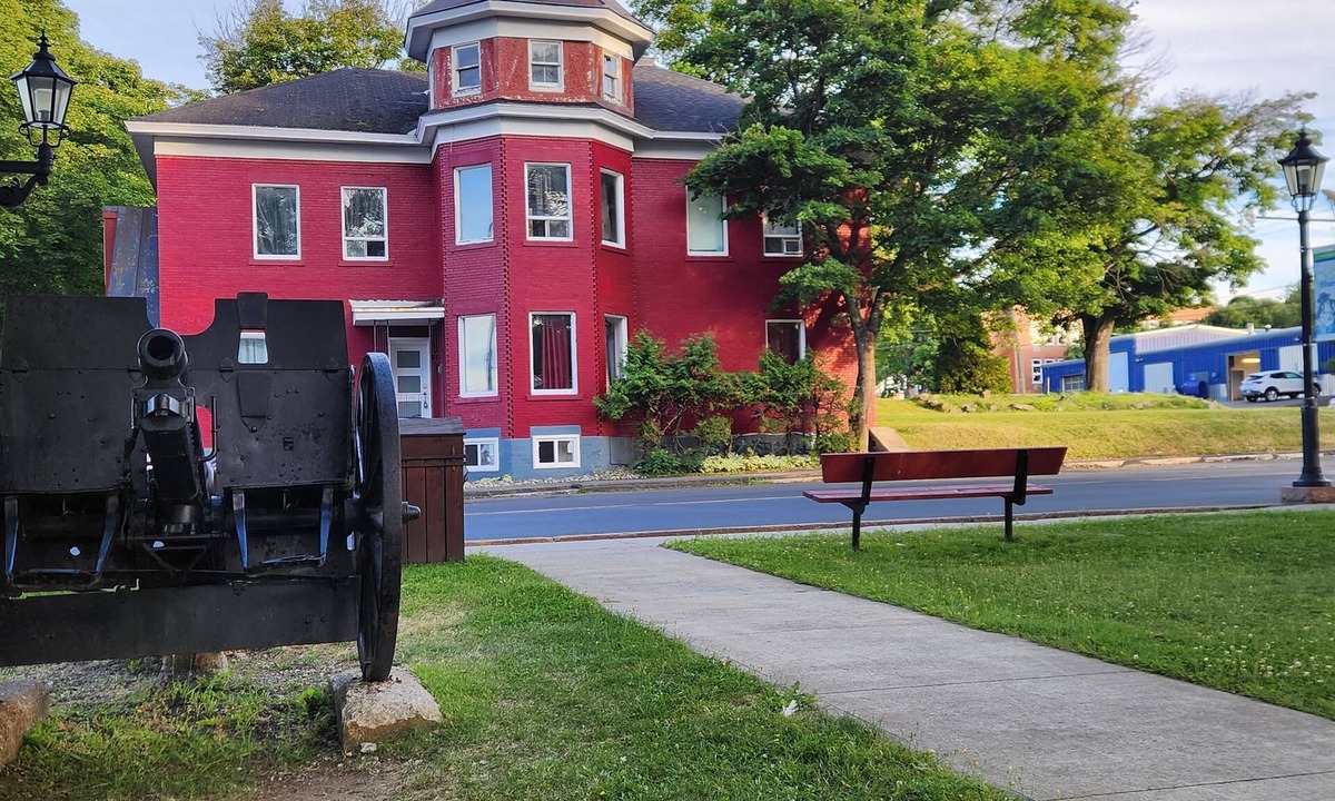 Campbellton Apartment | Campbellton Castle