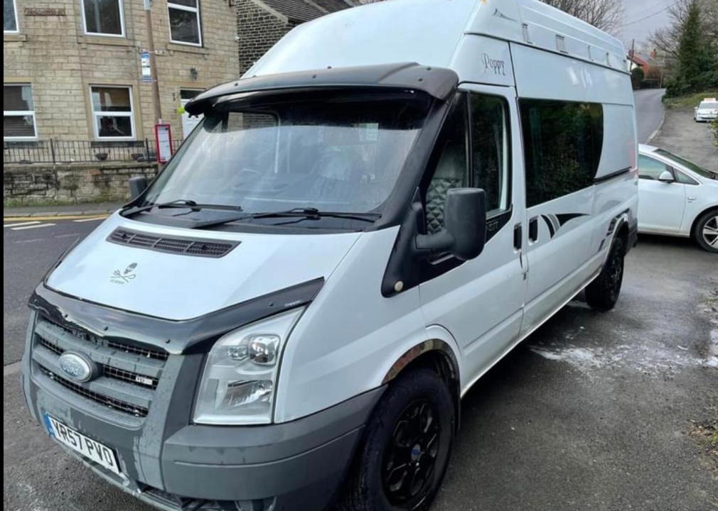 Wath upon Dearne Apartment | Campervan - Poppy