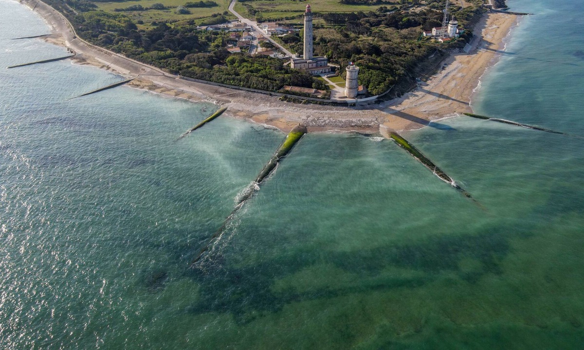 Saint-Clement-des-Baleines RV Rental | Camping Les Pérouses