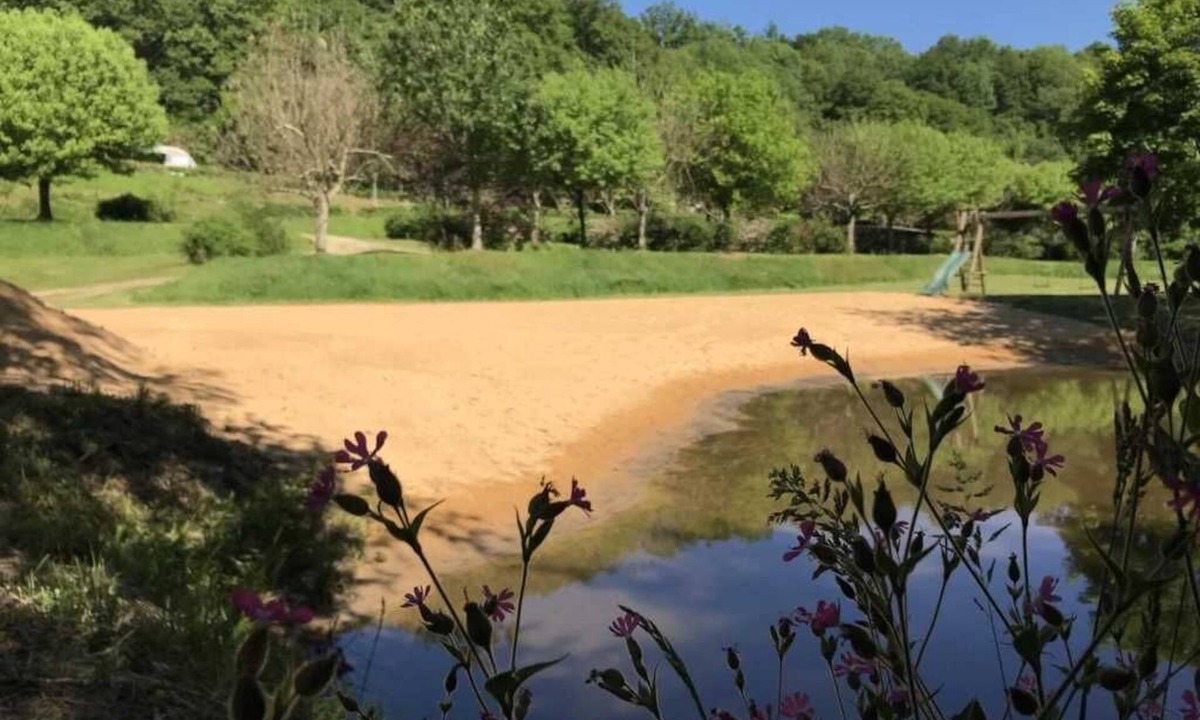 Jumilhac-le-Grand House | Camping 3 étoiles - ccaiddg