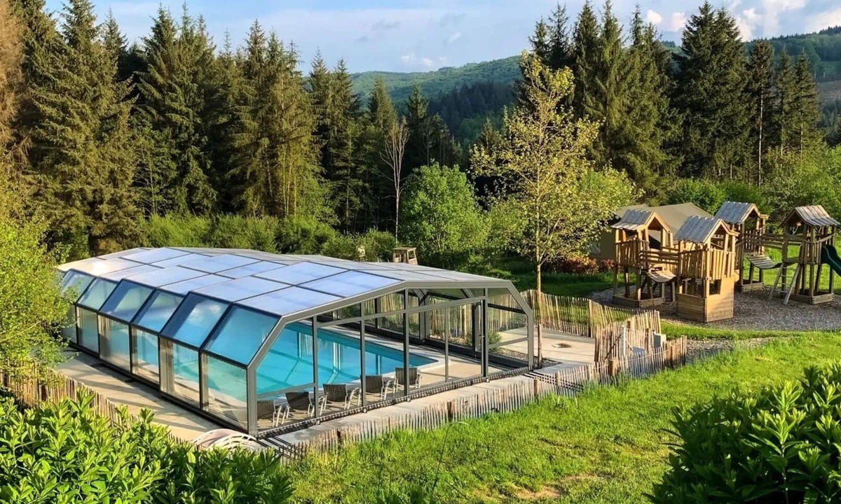 Chatel-Montagne House | Camping 3 étoiles - Piscine - ccbeead