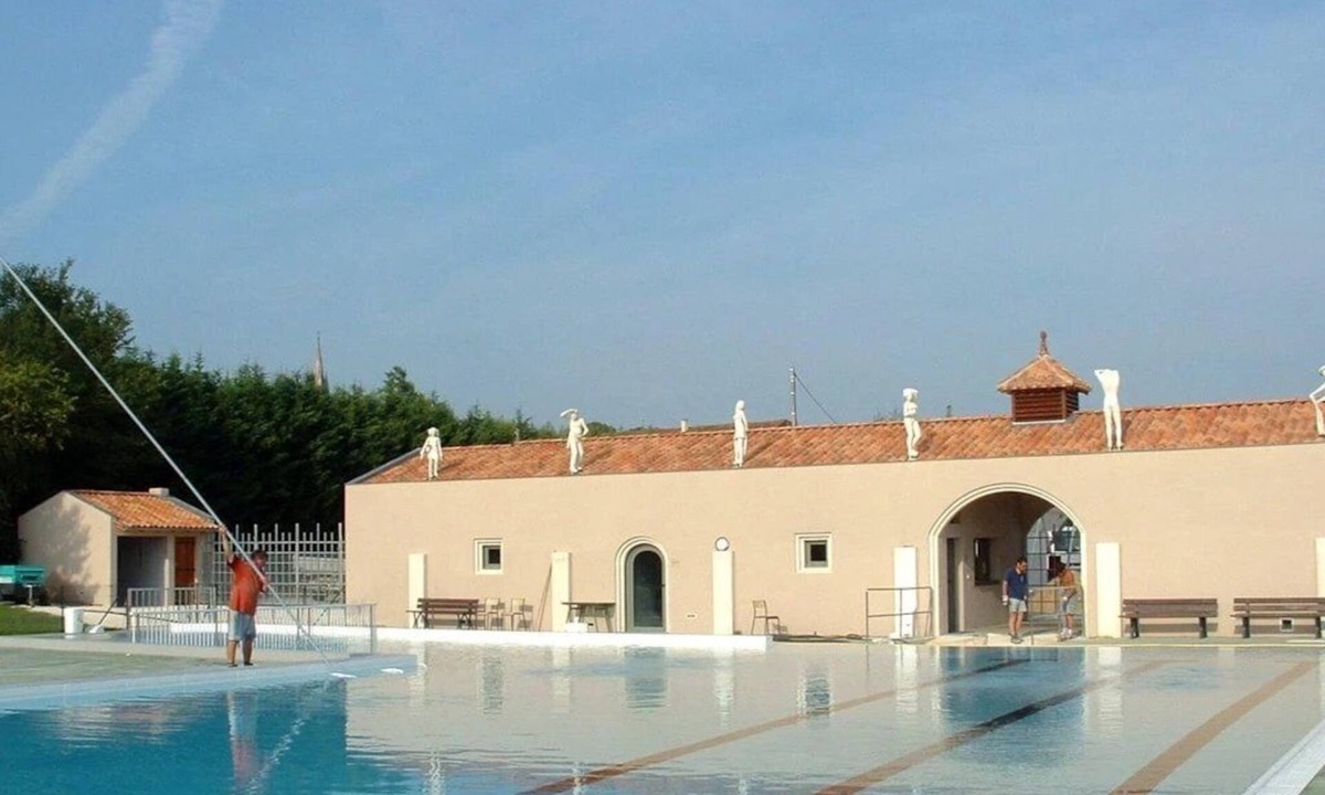 Verteillac House | Camping 3 étoiles - Piscine - eeefai