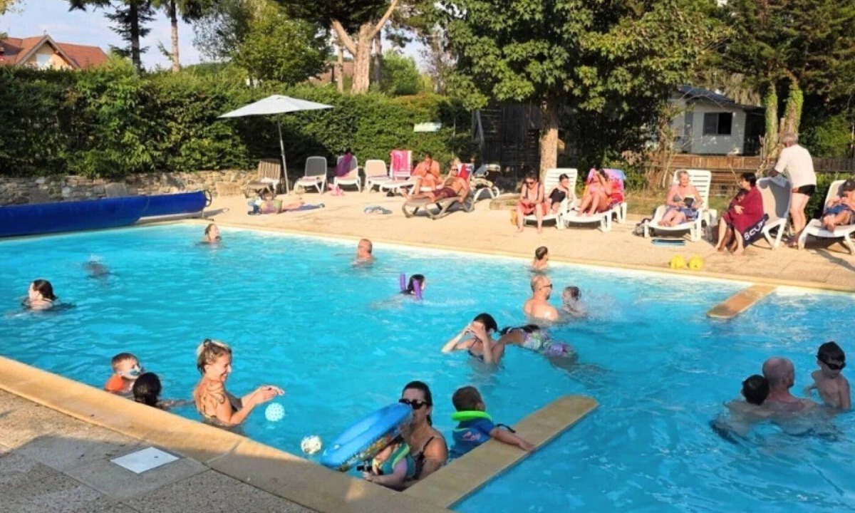 Messery House | Camping 3 étoiles - Piscine - ccafbic