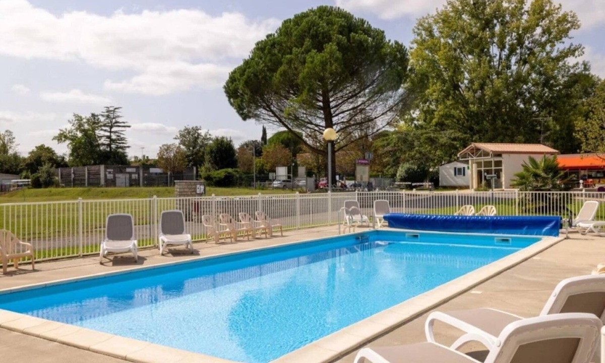 Saintes House | Camping 3 étoiles - Piscine - ccaffdc