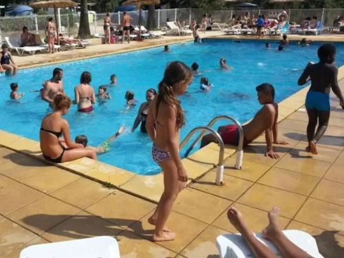Collias Other | Camping 3 étoiles - Piscine - ccbfgbf