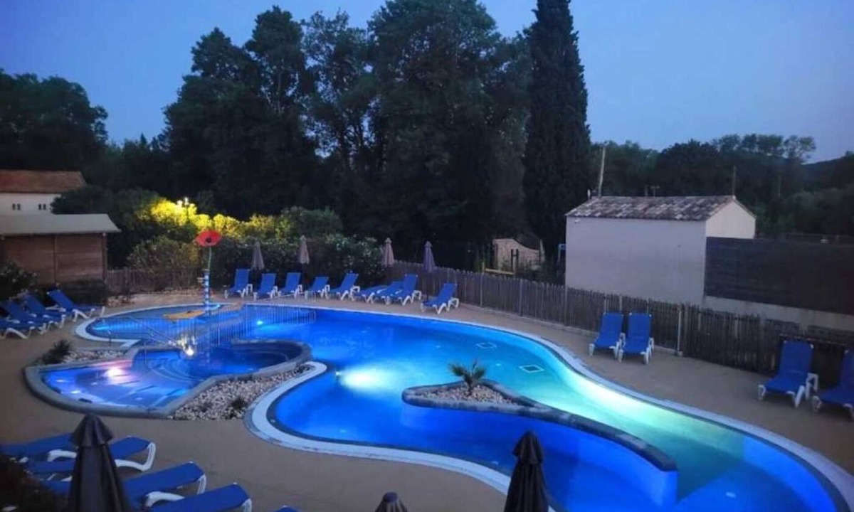 Roquebrune-sur-Argens House | Camping 3 étoiles - Piscine - eeee0b