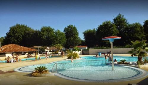 Sainte-Eulalie-en-Born Other | Camping 3 étoiles - Parc aquatique - ccbfgdh