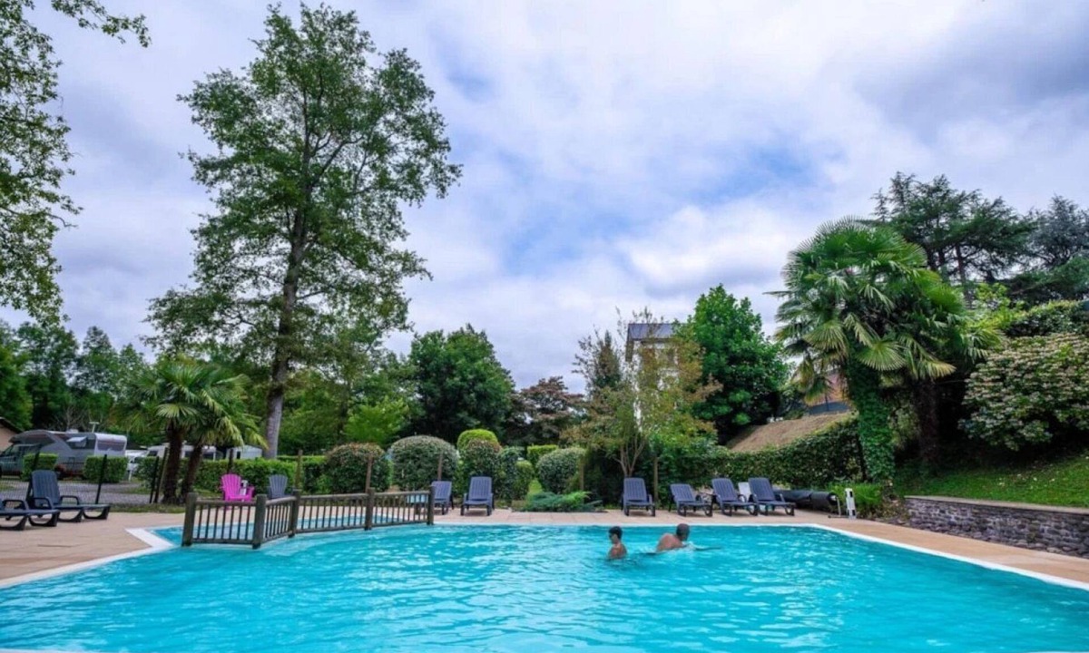 Aramits House | Camping 4 étoiles - Piscine - ccbbdhf