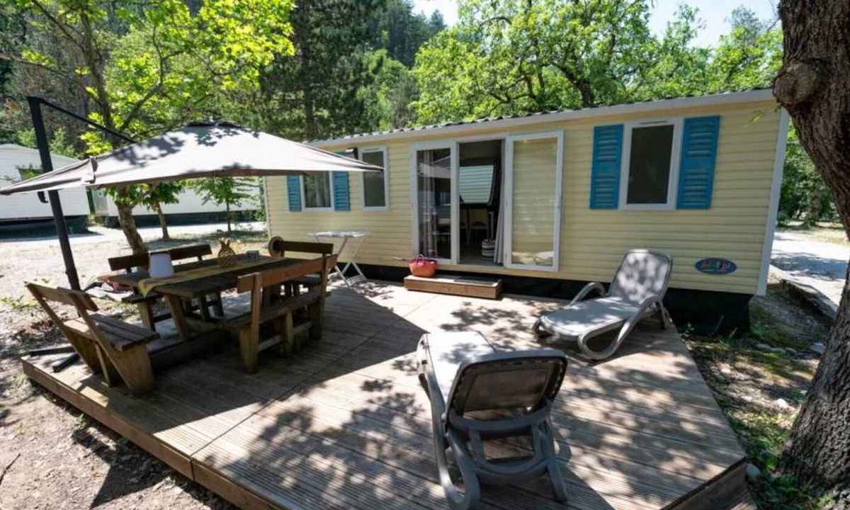 Die House | Camping 4 étoiles - Piscine - ccaific