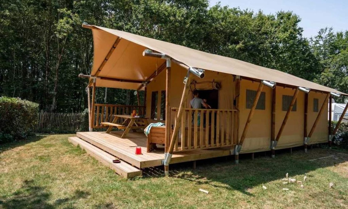 Saint-Julien-des-Landes House | Camping 5 étoiles - Piscine - ccbbead