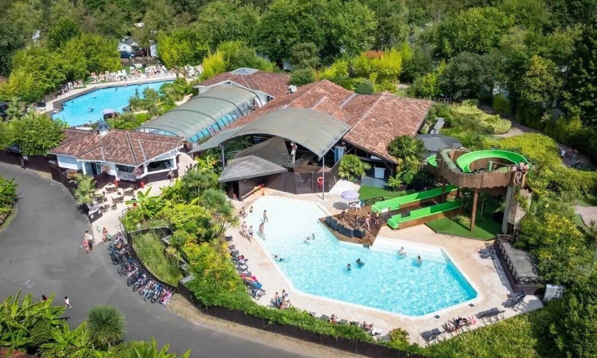 Mezos House | Camping 5 étoiles - Parc aquatique - eebdbb