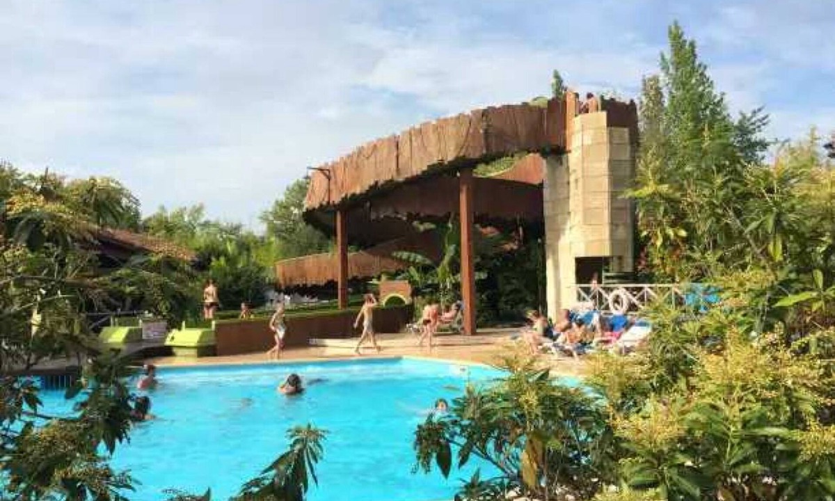 Mezos House | Camping 5 étoiles - Piscine - eechfd