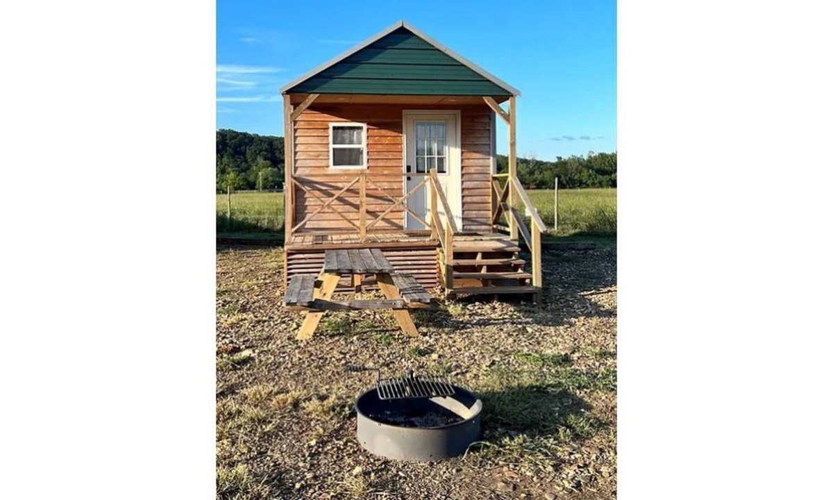 Combs House | Camping cabin with direct Mill Creek trail access!