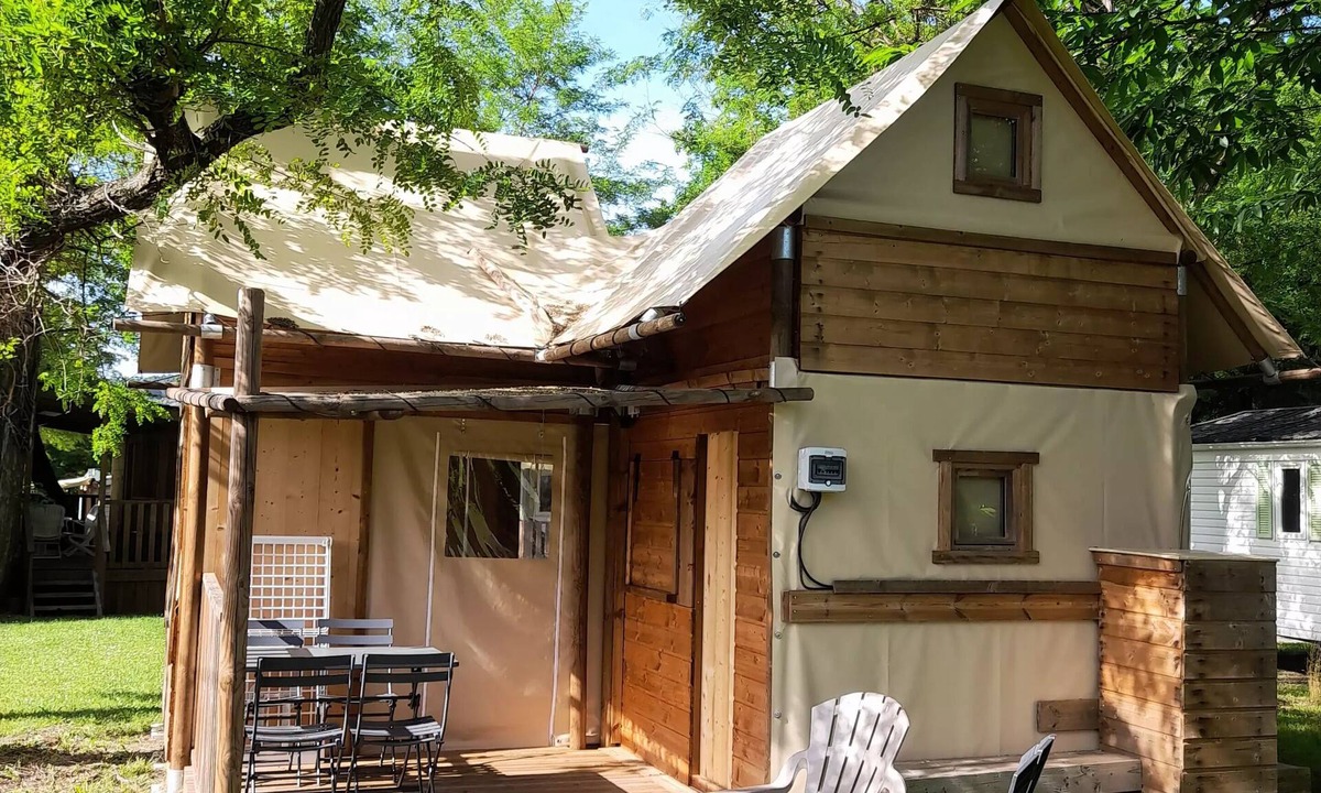 Les Vans Ski Chalet | Camping Castanhada* - 3-room cabin tent for 4 people