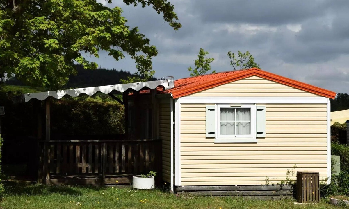 Saint-Bonnet-le-Chateau House | Camping de la Belle Etoile * - Mobile home Mercure comfort 2 bedrooms terrace 4 people