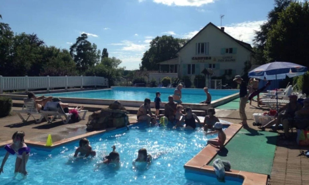 Saint-Honore-les-Bains House | Camping 3 étoiles - Piscine - eeebdc