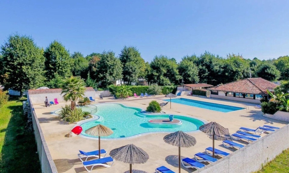 Sainte-Eulalie-en-Born House | Camping 3 étoiles - Parc aquatique - ccbfge0