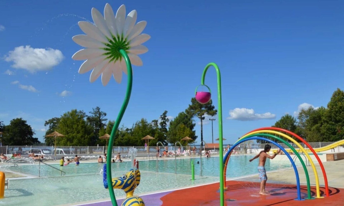 Parentis-en-Born House | Camping - Funpass inclus - Piscine - ccaehb0