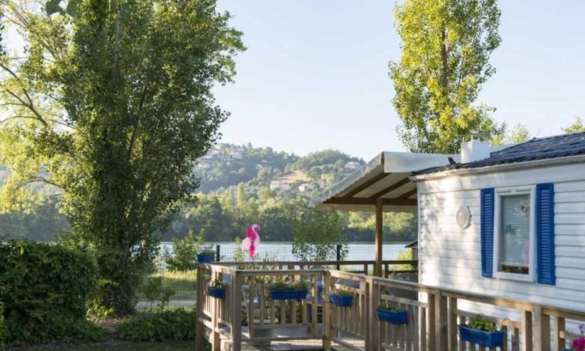 Condrieu House | Camping - Funpass inclus - Piscine - ccaegb0