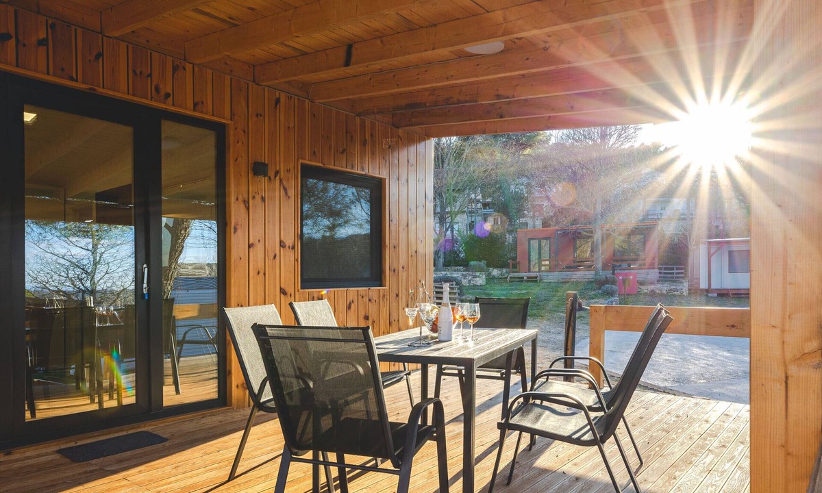 Donji Karin Ski Chalet | Camping Karin - Mobile houses Magoro