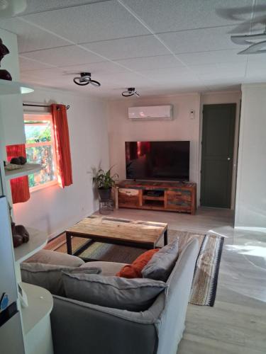 Saint-Paulet-de-Caisson Other | Camping Les Acacias