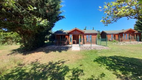 Chirat-l'Eglise House | Camping La Colline
