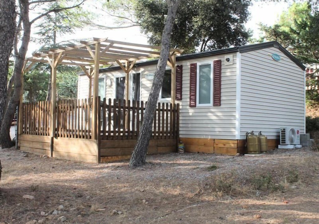 Fabrezan House | Camping Le Pinada *** - Mobilhome for 4 People