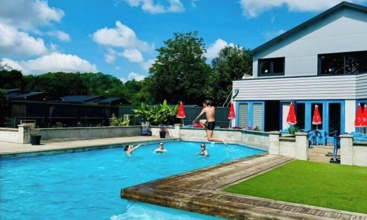 Chatel-Chehery RV Rental | Camping les Naïades