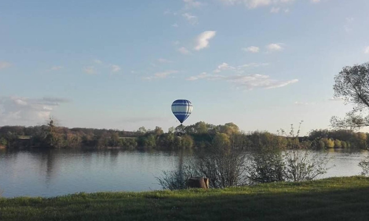 Mousseaux-sur-Seine RV Rental | Camping Loisirs des Groux